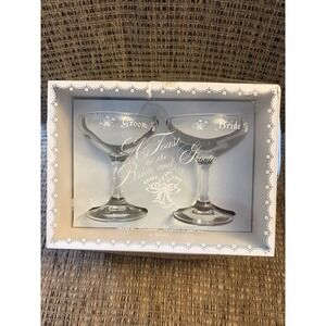 VTG 1973 TREASURE MASTERS WEDDING Couple Bride Groom Champagne Toast Glasses BOX